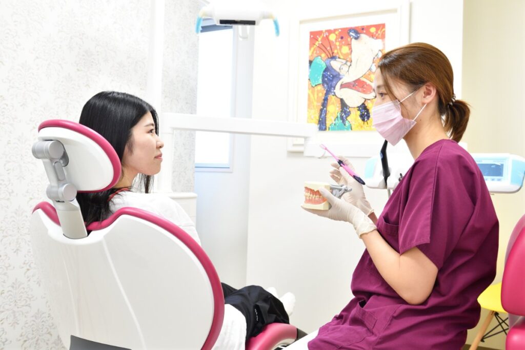 歯科衛生士による予防ケアの様子